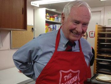 Governor General David Johnston volunteers at a Salvation Army soup kitchen in Pembroke, Ont.