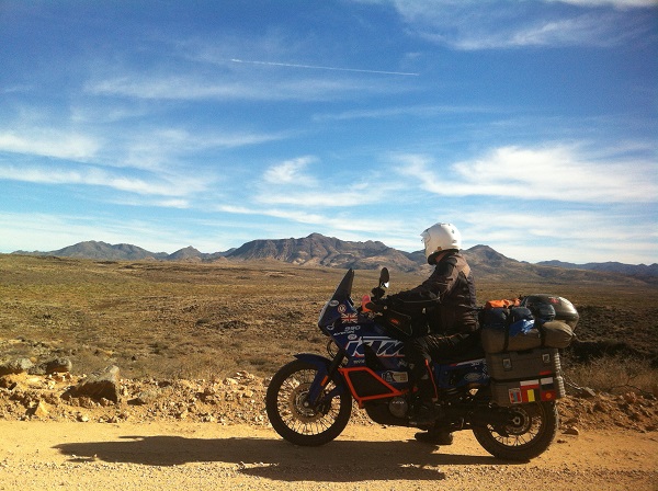 Craig Iedema rides through Arizona