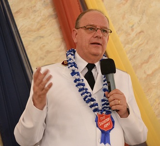 General André Cox preaches in Nigeria
