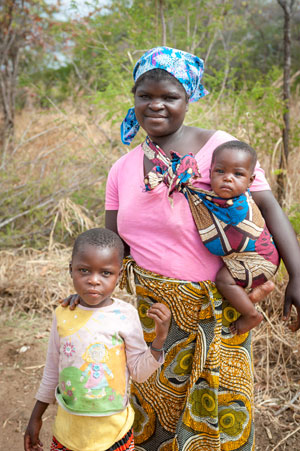 Photo of mother and children in Funwe village