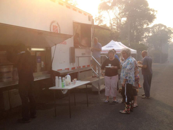 A Salvation Army emergency vehicle provides meals to 80 residents in the Blue Mountains area west of Sydney
