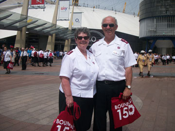 Photo of Majors Fred and Shirley Ash at the International Congress, London, England