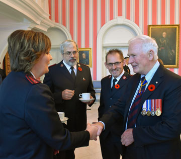 Captain Michelle Mercer meets Governor General David Johnston.
