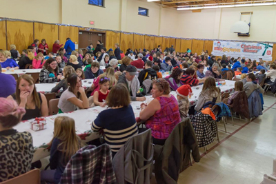 Tables full of people at the dinner