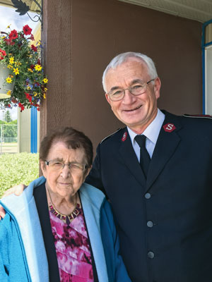 Lt-Col Champ with 109-year-old Rita Fennell