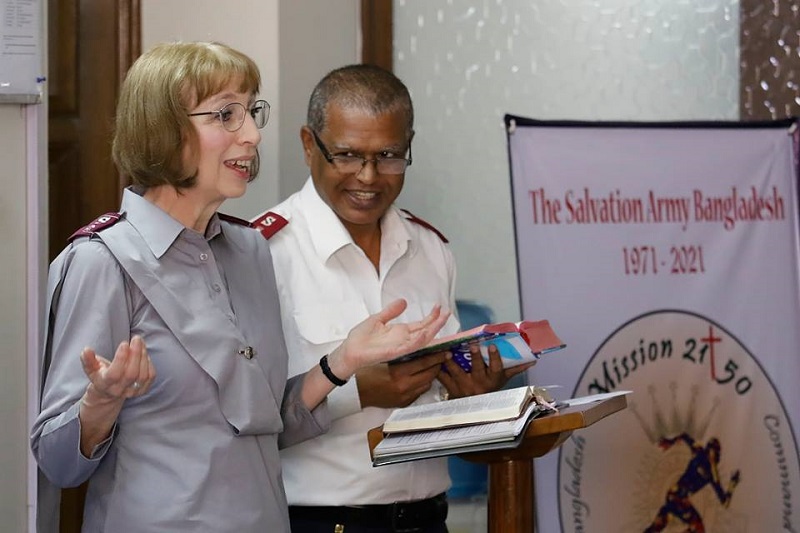 Commissioner Susan McMillan leads devotions at command headquarters in Dhaka, Bangladesh