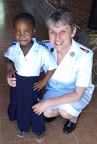 Photo of Lt-Col Wanda Vincent with Jolene