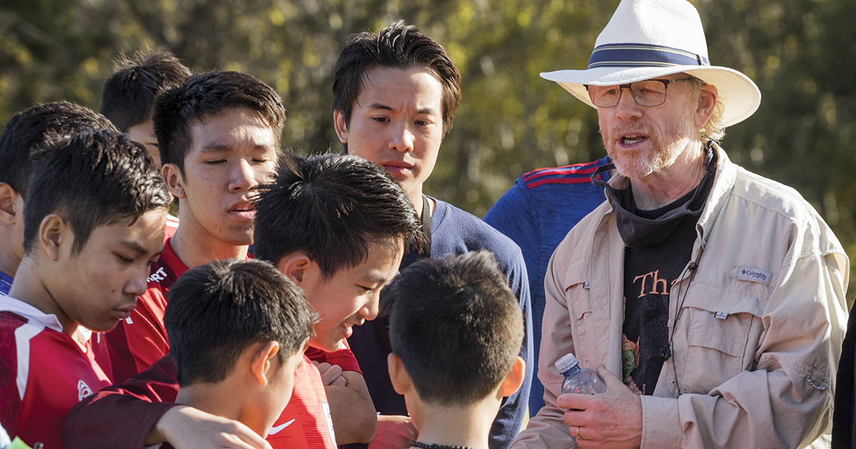 Director Ron Howard (right) at work with the cast of Thirteen Lives